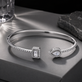 Bracelet Jonc Femme Doré avec Zircon — Manchette Élégante Plaquée Or, Bijou Chic Idée Cadeau