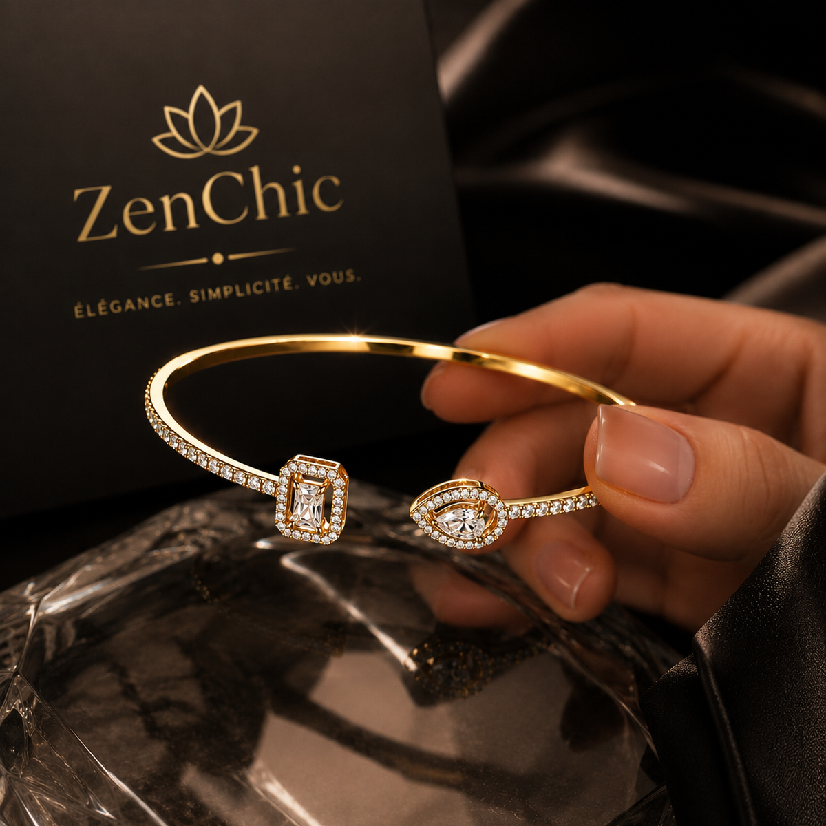Bracelet Jonc Femme Doré avec Zircon — Manchette Élégante Plaquée Or, Bijou Chic Idée Cadeau