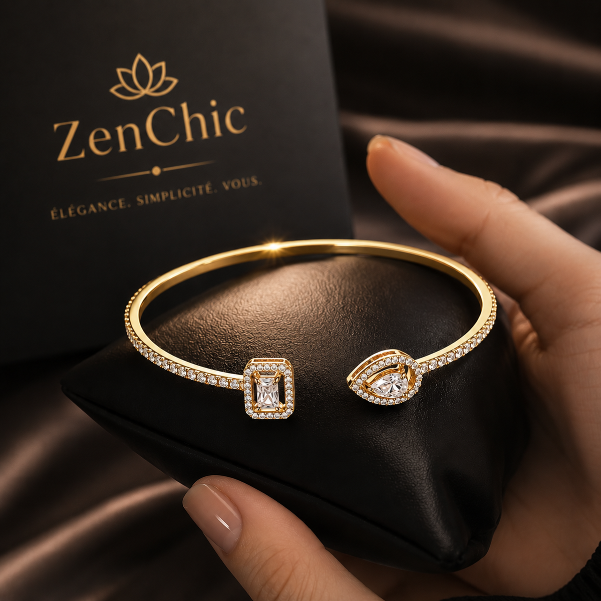 Bracelet Jonc Femme Doré avec Zircon — Manchette Élégante Plaquée Or, Bijou Chic Idée Cadeau