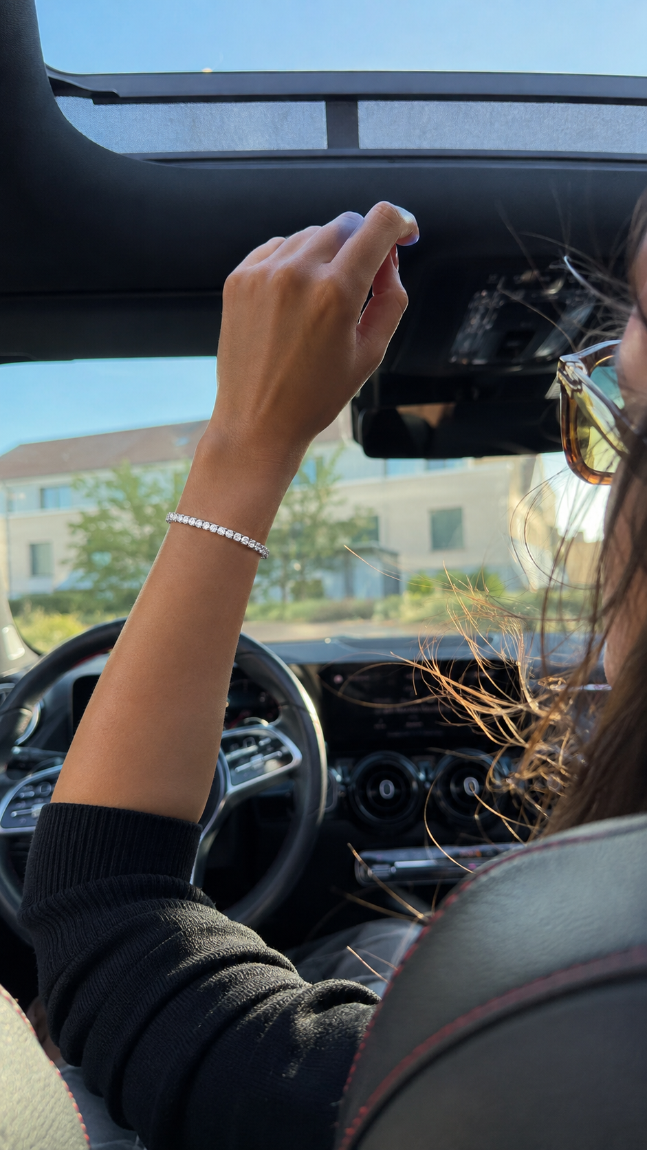Bijoux de Mode Bracelet Élégant en Argent avec Pierres Claires pour une Tenue Raffinée et Chic (Bracelet Femme Argent Élégant | Bijou Chic — Zenchic)